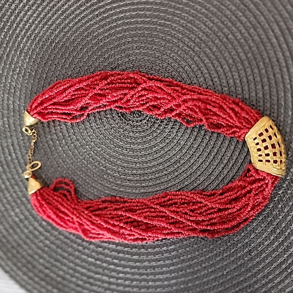Vintage beautiful beaded knecklace